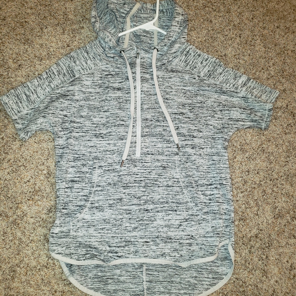 Athleta Short Sleeve Pullover